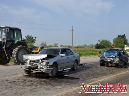 Sabirabadda iki avtomobil toqquşub, bir ailənin beş üzvü xəsarət alıb - Foto