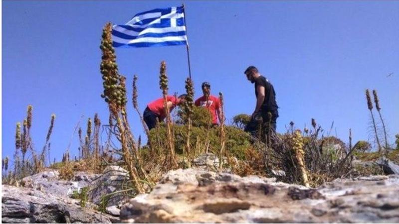 Yunanlar türk adalarına BAYRAQ SANCDI: komandolar HƏRƏKƏTƏ KEÇDİ - DƏHŞƏTLİ ...