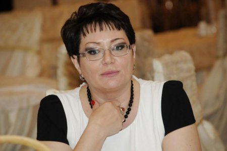 "Elmira Axundova 200 mini şəxsən özü verdi" - Deputatın adı daha bir QALMAQALDA
