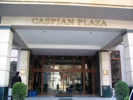 “Caspian Plaza”da sahibkarlara divan tutulur? - Qafar Dəmirçinini “müəllim” problemi