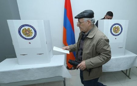 Ermənistan seçkilərində “Abbas Abbasov variantı” - TƏHLİL