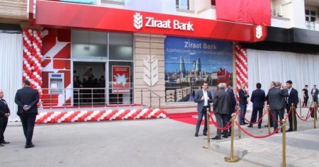 ﻿ "Elə bilirlər ki xidmət belə olmalıdır” - Jurnalist “Ziraat Bank Azərbaycan”ı tənqid etdi
