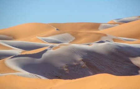 Sahara səhrasına 43 il sonra qar yağdı - FOTO