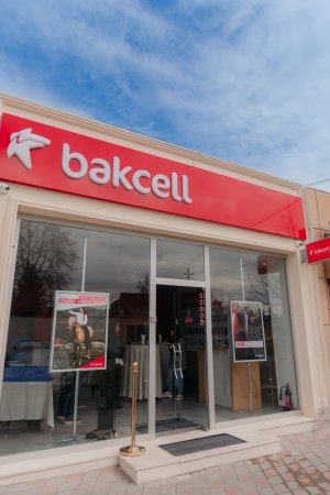“Bakcell”in yeni konsept mağazası Bərdədə